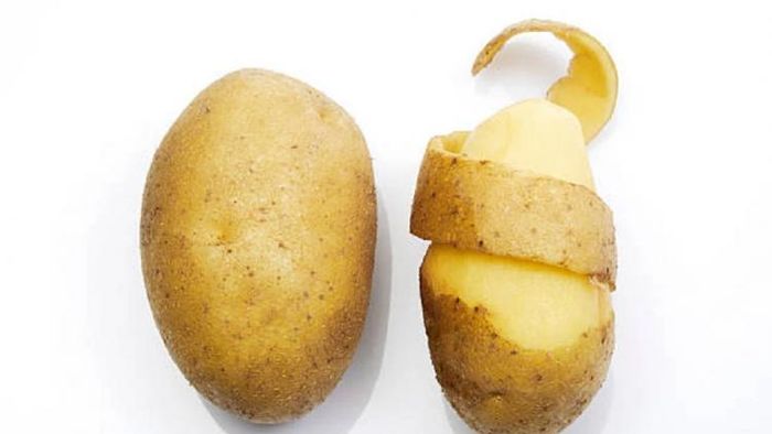 হার্ট ভাল রাখে, ক্যান্সারের ঝুঁকি কমায়; না ফেলে খান আলুর খোসা