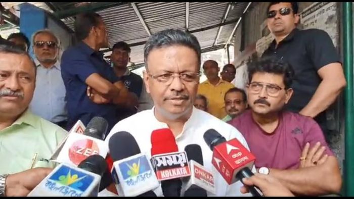 ফিরহাদ হাকিম।