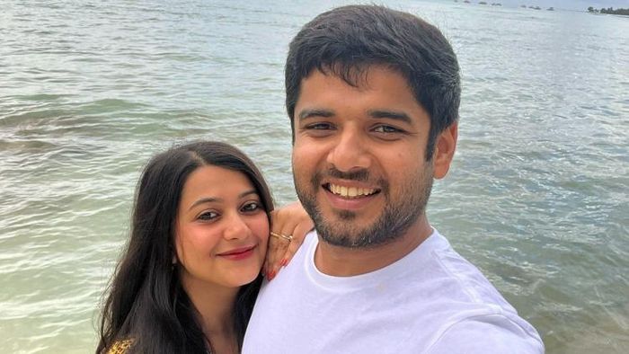 উদয় প্রতাপ সিং ও অনামিকা চক্রবর্তী (ছবি: ফেসবুক)