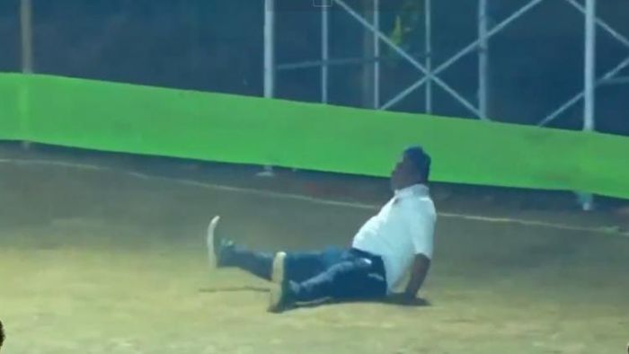 চার থামাতে ব্যর্থ ফিল্ডার