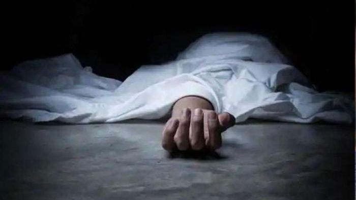 শ্বশুরবাড়িতে বধূর ঝুলন্ত দেহ উদ্ধার ঘিরে রহস্য, খুনের অভিযোগ যুবতীর বাবার