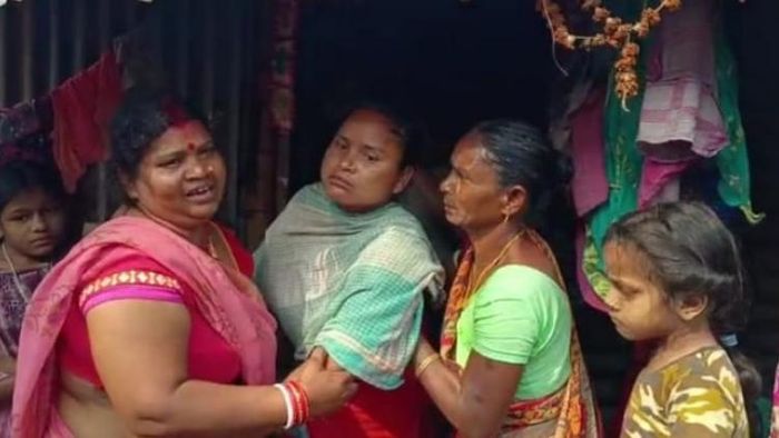 শিলিগুড়িতে নদীতে বালি তুলতে গিয়ে চাপা পড়ে ২ নাবালক সহ ৩ জনের মৃত্যু