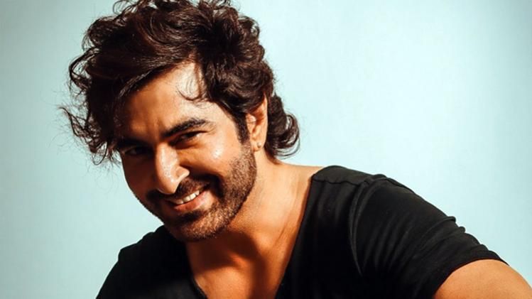জানতেন না, ছিলেন জিতেন্দ্র, কীভাবে সুপারস্টার জিত্‍? রইল সেই গল্প