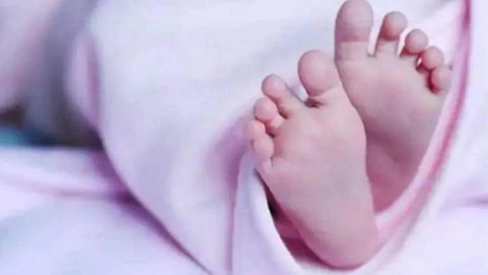 জীবিত শিশুকে মৃত বলে ঘোষণা হাসপাতালের