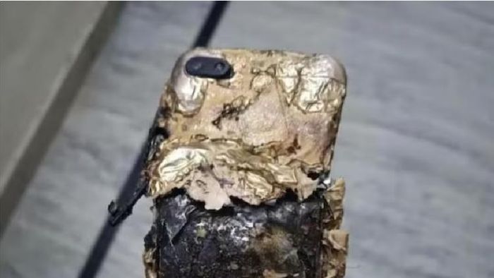 ফেটে যাওয়া সেই ফোন