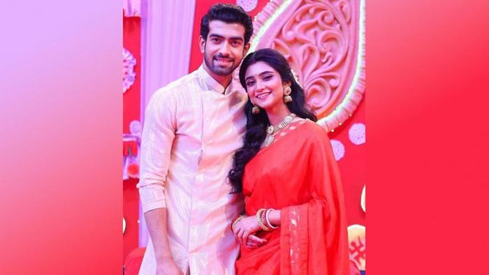 বাস্তবেও প্রেম করছেন নাকি জগদ্ধাত্রী সিরিয়ালের এই জুটি ছবি সৌজন্যে: ইনস্টাগ্রাম