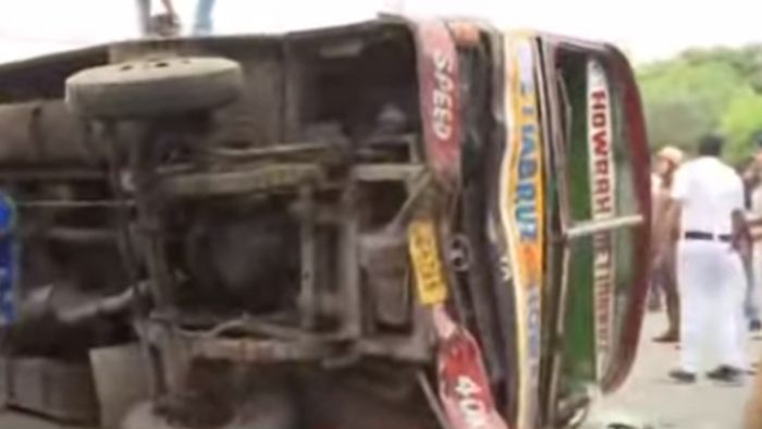 মেয়ো রোডে বাস দুর্ঘটনা।