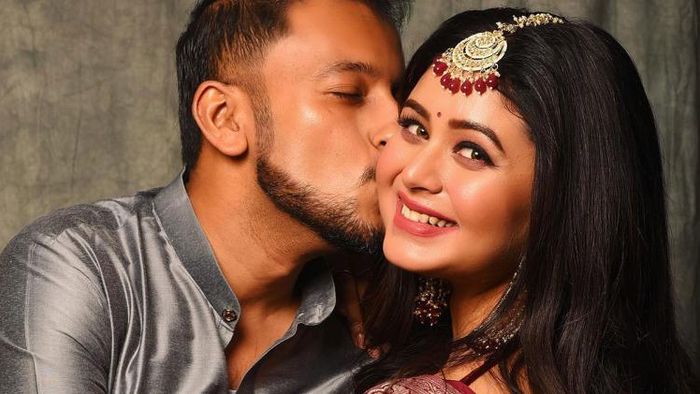 ঋতাভরী চক্রবর্তী ও তথাগত চট্টোপাধ্যায় (ছবি: ইনস্টাগ্রাম)