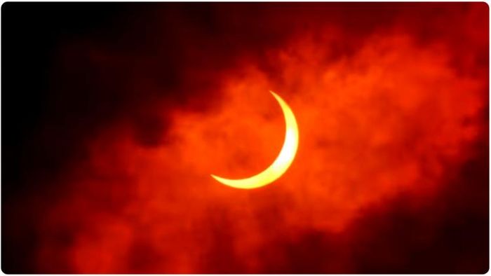 এই সূর্যগ্রহণকে মহাকাশ বিজ্ঞানীরা 'হাইব্রিড' গ্রহণ বলছেন।