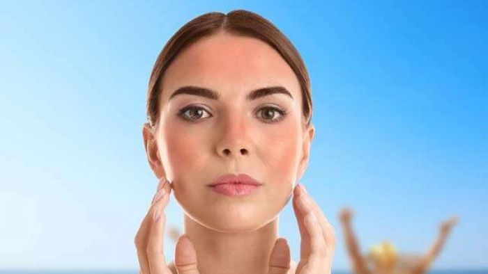 রোদে বেরিয়ে চেহারায় সানবার্ন?