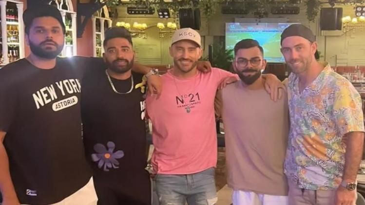 কলকাতায় খেলতে এসে নিজের রেস্তোরাঁয় বিরাট, প্র্যাকটিসে নেই RCB তারকারা