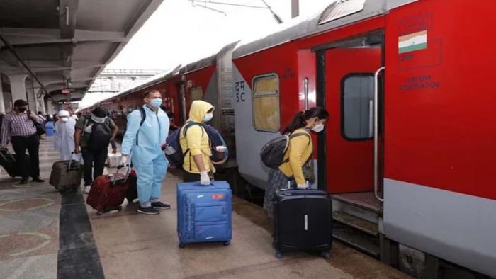 মোট ৪ রকমের ওয়েটিং লিস্ট বানায় রেল।