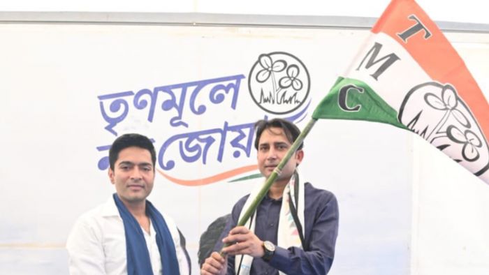 তৃণমূলে যোগদান বায়রন বিশ্বাসের।