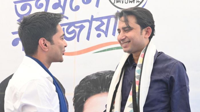 তৃণমূলে যোগ দিলেন কংগ্রেস বিধায়ক বায়রন বিশ্বাস।