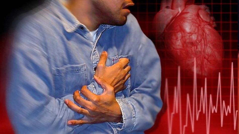 বুকে ব্যথা নানা কারণে হয়, কোন লক্ষণে বোঝা যায় 'অশনি সঙ্কেত'? বুকে ব্যথা নানা কারণে হয়, কোন লক্ষণে বোঝা যায় 'অশনি সঙ্কেত'?