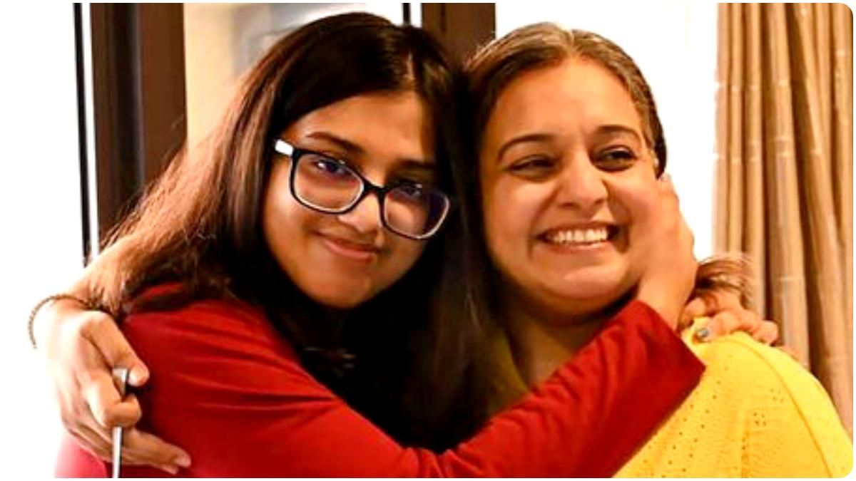 'ভাবতে পারিনি,' বলছেন ৯৯.৭৫% নম্বর পাওয়া ISC টপার কলকাতার মান্য