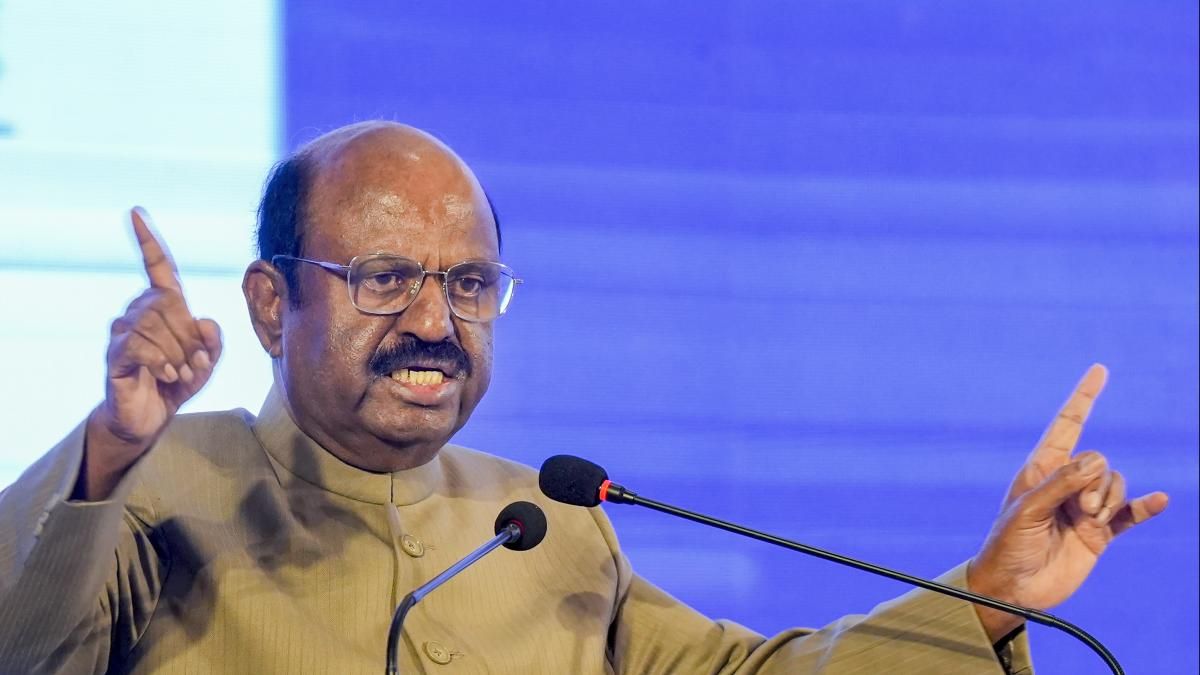 'সাপ্তাহিক অ্যাক্টিভিটি রিপোর্ট দিতেই হবে,' আবার উপাচার্যদের চিঠি রাজভবনের