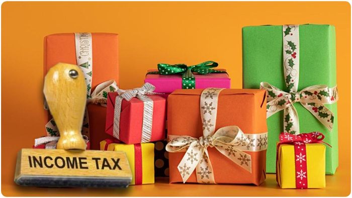 প্রতিটি খুশির অনুষ্ঠানে নিমন্ত্রিতরা উপহার নিয়ে আসেন। এই উপহার অনেক ক্ষেত্রেই করযোগ্য।