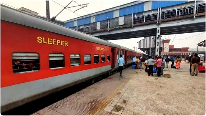 এমন একটি রেলস্টেশন আছে যেটির দুটি প্ল্যাটফর্মের মধ্যে দূরত্ব প্রায় ২ কিলোমিটার।