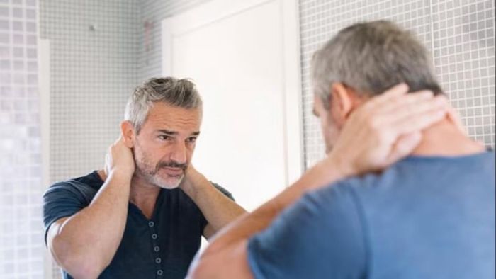 অল্প বয়সেই বুড়োদের মতো দেখায় আপনার এই ভুলগুলি, আজই বন্ধ করুন