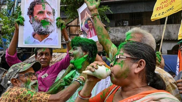 দুর্নীতি অভিযোগ থেকে বজরং দলকে নিষেধাজ্ঞার প্রতিশ্রুতি, যে ৮ কারণে জিতল কংগ্রেস