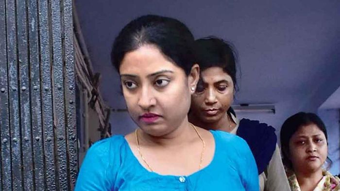 বাড়ি ফিরলেন দেবযানী মুখোপাধ্যায়