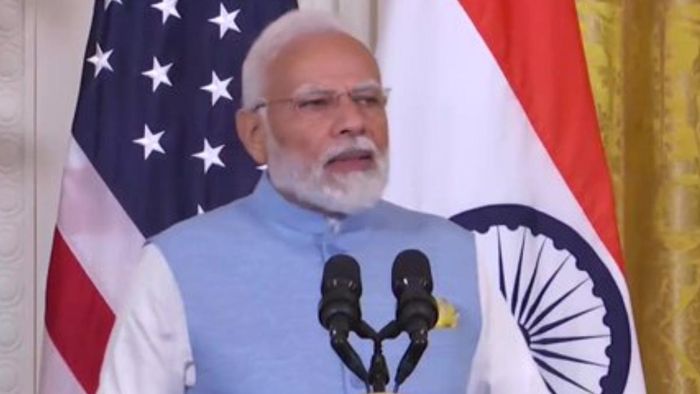 প্রধানমন্ত্রী মোদী বলেন, মানবিক মূল্যবোধ ও মানবাধিকার না থাকলে গণতন্ত্র থাকে না