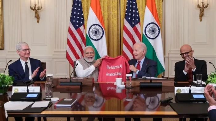 মোদীকে AI লেখা বিশেষ টি-শার্ট উপহার বাইডেনের