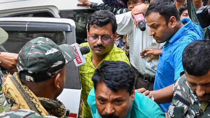 দলীয় কার্যালয় ভাঙা নিয়ে মুখ খুললেন জীবনকৃষ্ণ