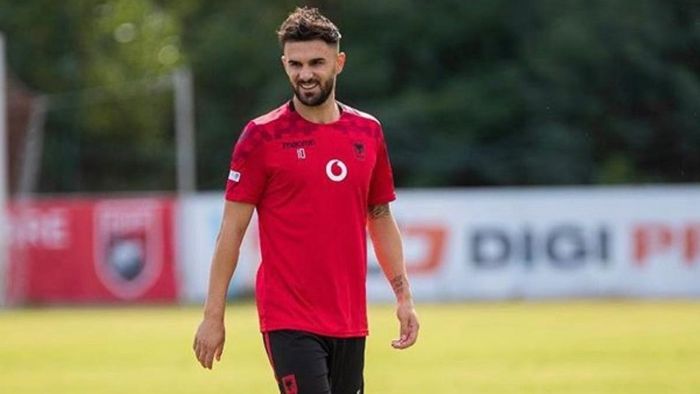 আর্মান্দো সাদিকু