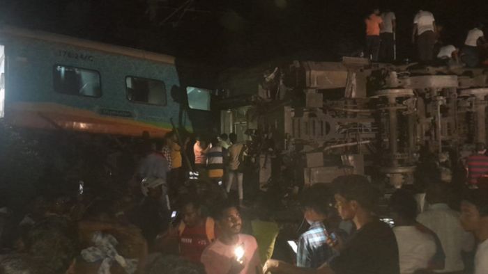 বালেশ্বরে লাইনচ্যুত করমণ্ডল এক্সপ্রেস।