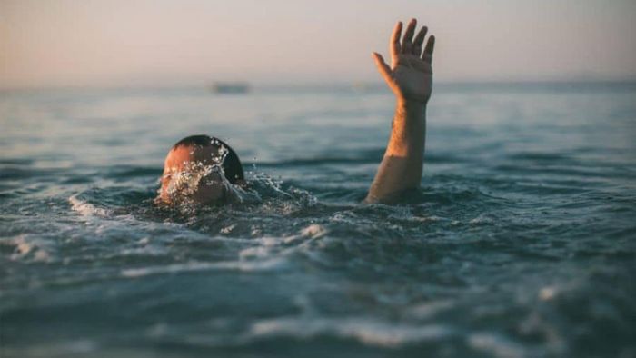 স্বপ্নে জলে ডোবা দেখা কীসের ইঙ্গিত