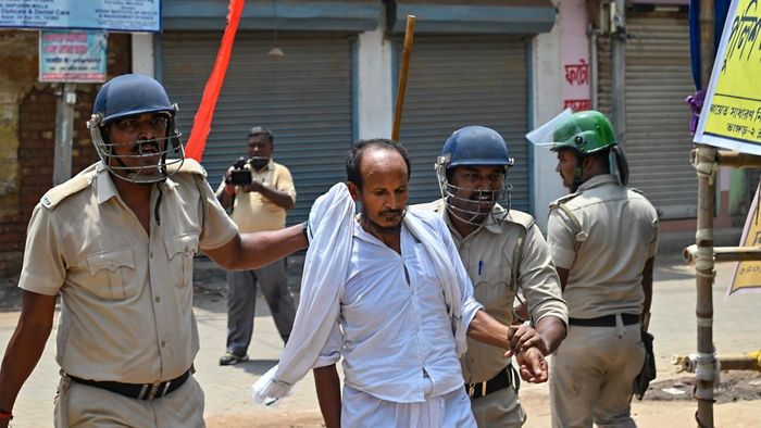 অশান্ত ভাঙড়, 'নৌশদ সিদ্দিকির পিঠের চামড়া তুলে নেব,' মিছিল থেকে স্লোগান (ফাইল ফোটো)