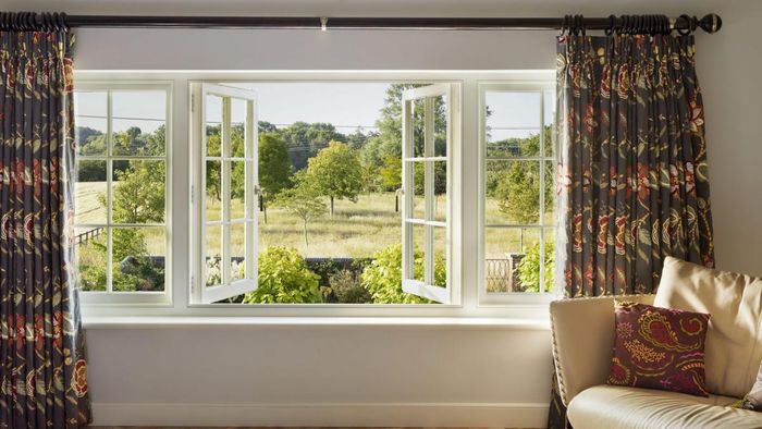 খোলা জানলায় রাখবেন না এগুলো