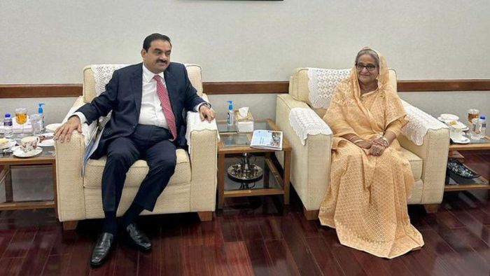 ঝটিকা সফরে হঠাৎ বাংলাদেশে গৌতম আদানি