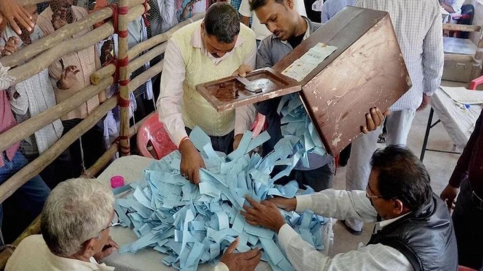 West Bengal Panchayat Election Result 2023: শুরু হল ৩৩৯টি কেন্দ্রে পঞ্চায়েতের ভোট গণনা, কেন্দ্রীয় বাহিনীর কড়া নিরাপত্তা - west bengal panchayat election result 2023 live updates ...