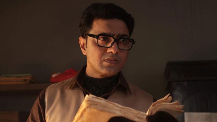 ব্যোমকেশ রূপে দেব (ছবি: ফেসবুক)