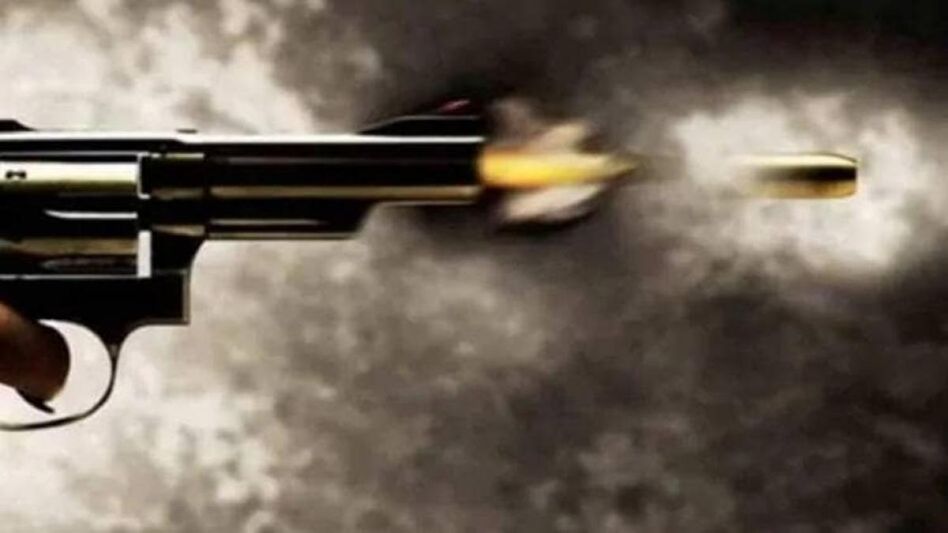 রাজ্যপাল ফিরতেই রাতে অশান্ত বাসন্তী, তৃণমূল কর্মীকে লক্ষ্য করে গুলি রাজ্যপাল ফিরতেই রাতে অশান্ত বাসন্তী, তৃণমূল কর্মীকে লক্ষ্য করে গুলি