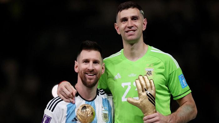 লিওনেল মেসি ও এমিলিয়ানো মার্টিনাজ