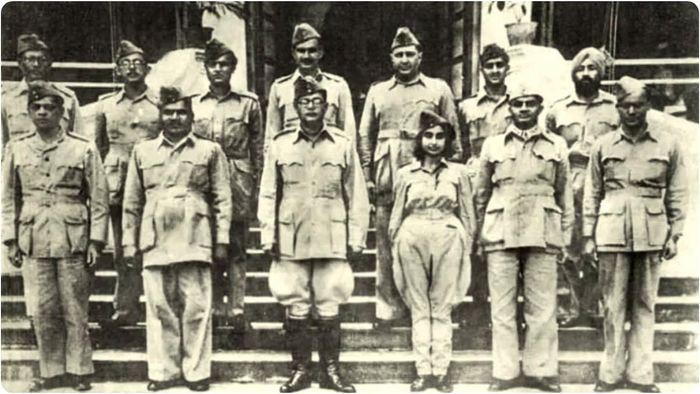 আজাদ হিন্দ বাহিনীতে যোগ দিয়ে দেশের প্রথম মহিলা গুপ্তচর হিসাবে ব্রিটিশ শাসকের মনে ত্রাস সৃষ্টি করেছিলেন তিনি।