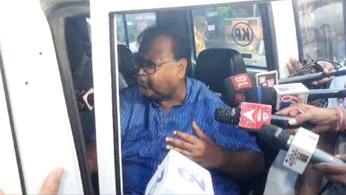 মুখ্যমন্ত্রীর কাছে আর্জি পার্থর