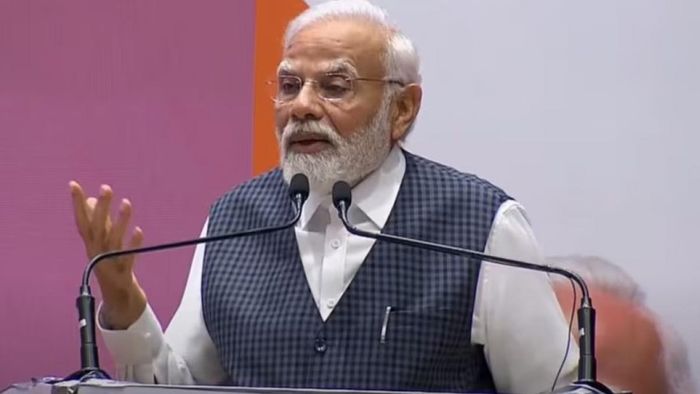 কোনও ঐক্য নেই, ঠেকায় পড়েই একত্রিত বিরোধীরা, কটাক্ষ মোদীর।