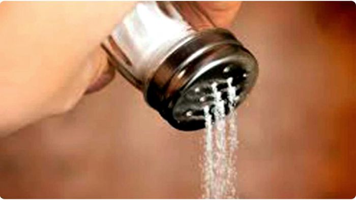 যাঁরা নুন খুবই কম খান বা একেবারেই খান না, তাদের মধ্যেও বাড়তে পারে আরও বড় রোগের ঝুঁকি!