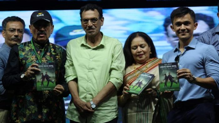 সুব্রত ভট্টাচার্যের বই প্রকাশের অনুষ্ঠানে সুনীল