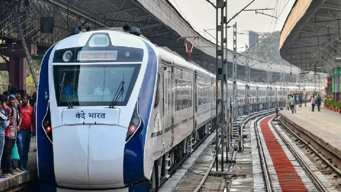 বন্দে ভারত।