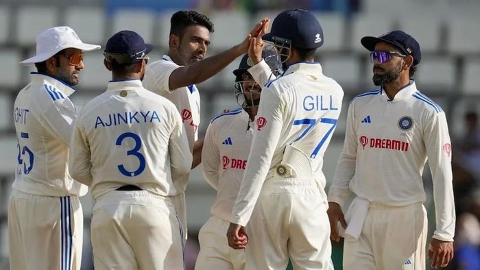 ওয়েস্ট ইন্ডিজের বিরুদ্ধে দ্বিতীয় টেস্টে চমক, অভিষেক বাংলার ক্রিকেটারের