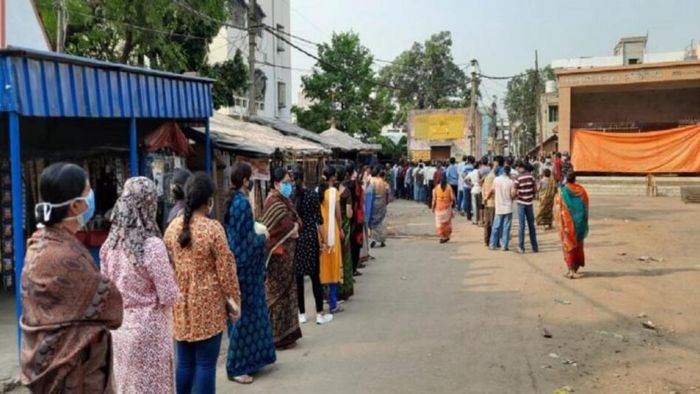 দিনহাটায় লাগামহীন ভোট-সন্ত্রাস, DCRC-তে ফিরেও আতঙ্কিত ভোটকর্মীরা। ফাইল ছবি