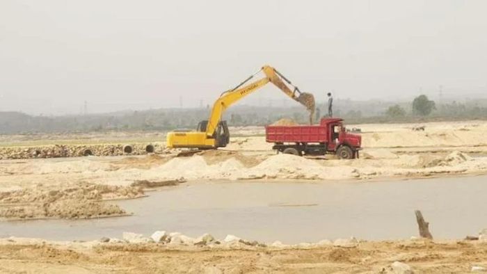 বালি তোলা নিয়ে বিবাদের জেরে আলিপুরদুয়ারে কুপিয়ে খুন যুবককে। প্রতীকী ছবি