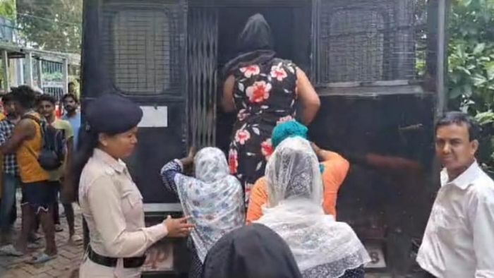 বাংলাদেশ থেকে মহিলাদের ভারতে পাচারের চেষ্টা, শিলিগুড়িতে গ্রেপ্তার ৮