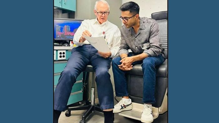 চিকিৎসকের চেম্বারে অভিষেক